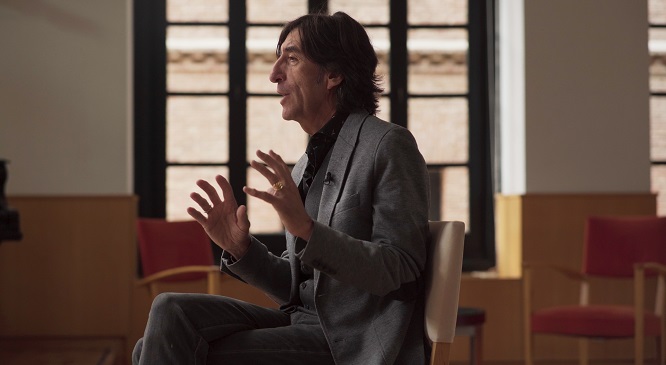 Intervención do poeta Benjamín Prado en 'Á destra e á sinistra'.